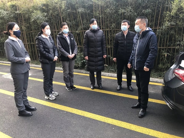 三箭物業(yè)人在一線，防疫工作進行時2.jpg